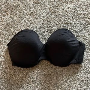 Excellent quality Black/Netral edged Strapless Bra with 3 clasp closure.